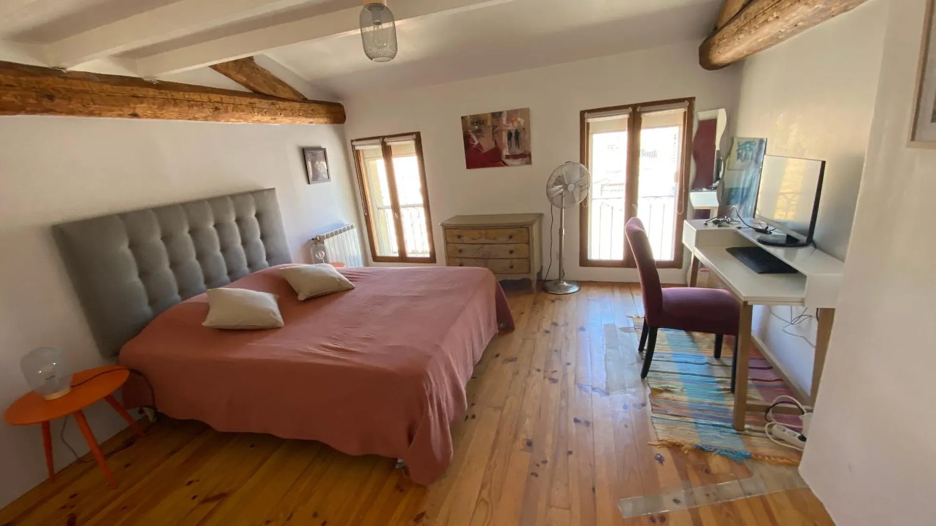 Appartement Atypique Sous Les Toits D'Avignon Au Coeur De L'Intra-Muros Avec Parking فرنسا
