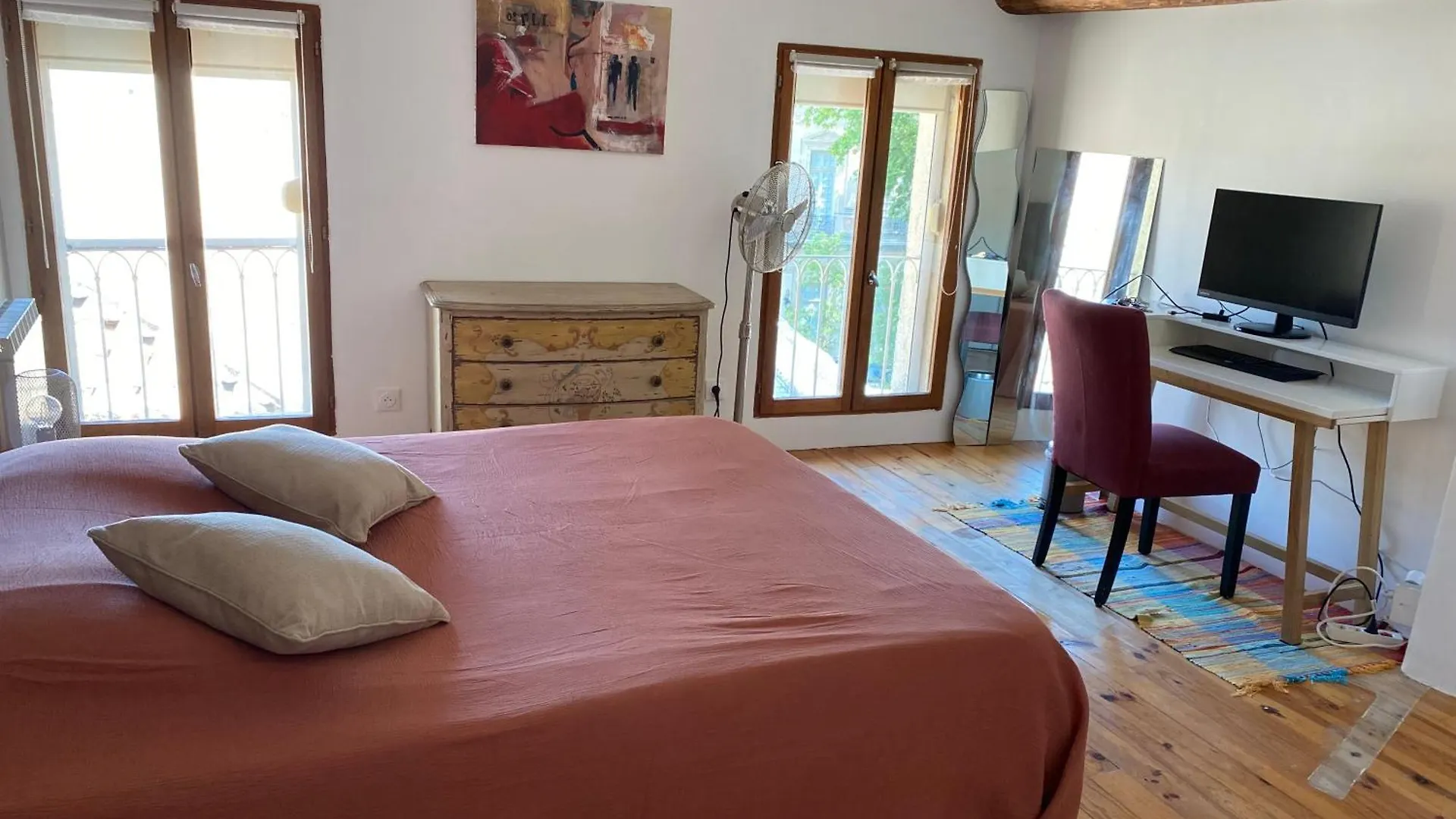 شقة Appartement Atypique Sous Les Toits D'Avignon Au Coeur De L'Intra-Muros Avec Parking