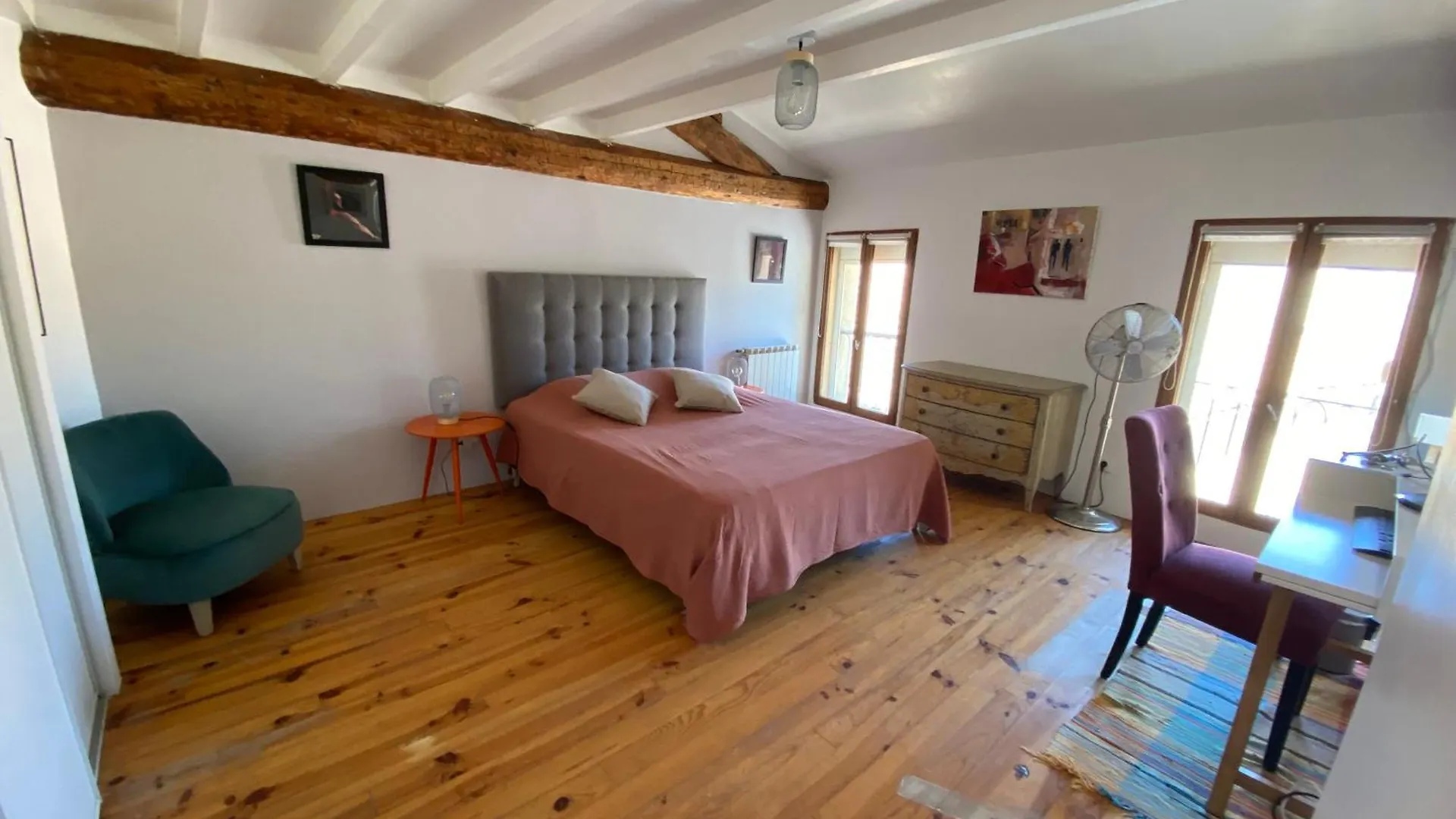 Appartement Atypique Sous Les Toits D'Avignon Au Coeur De L'Intra-Muros Avec Parking فرنسا